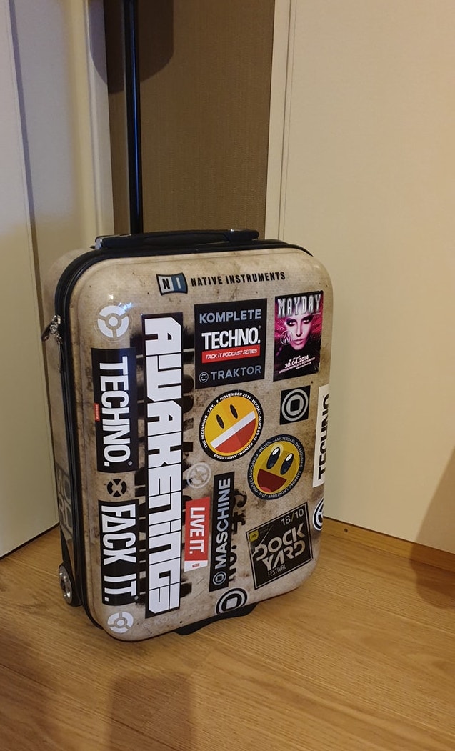 Techno Stickerpack XL photo review