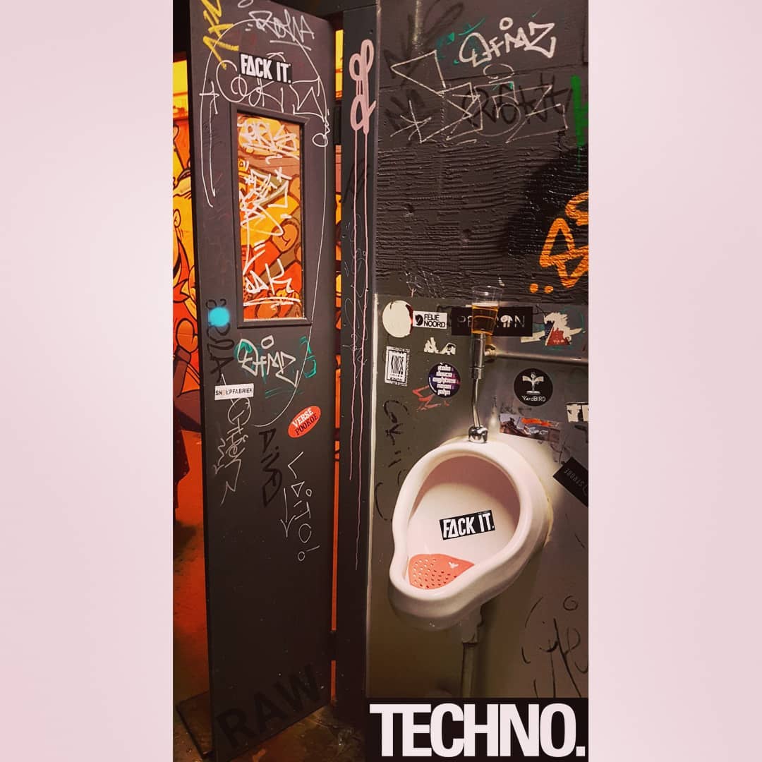 Techno Stickerpack XL photo review
