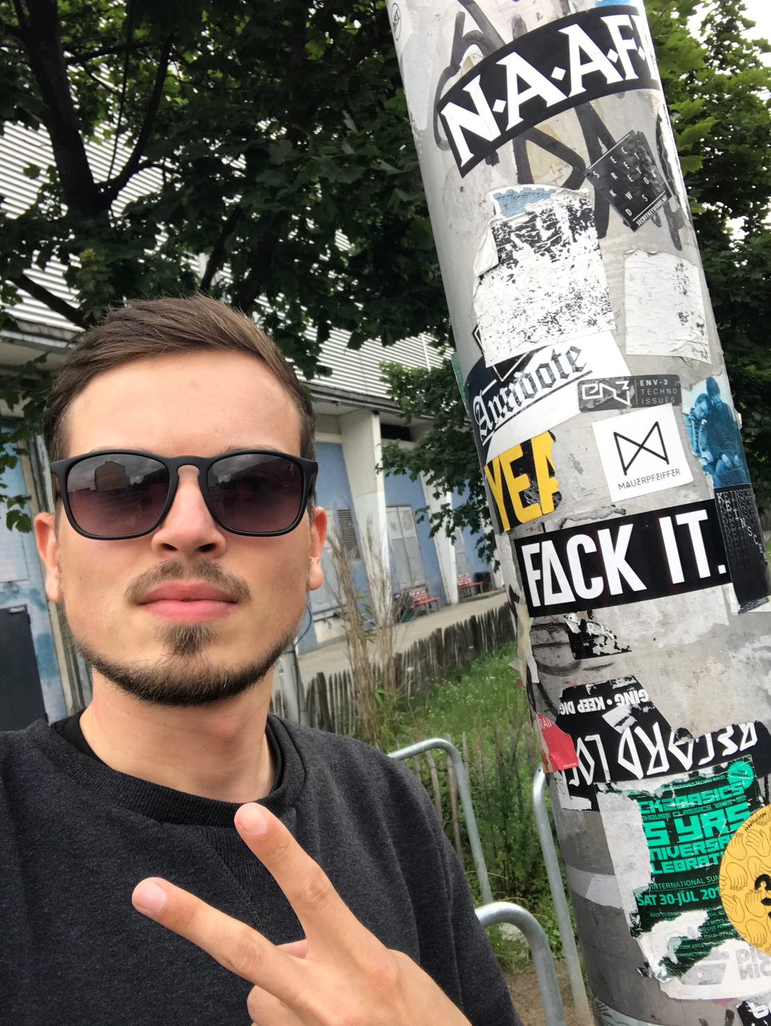 Techno Stickerpack XL photo review