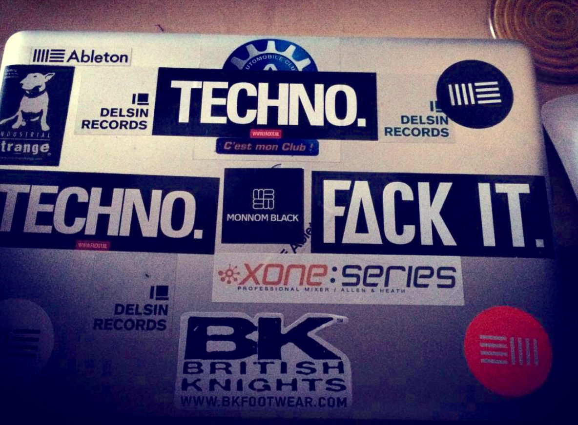 Techno Stickerpack XL photo review