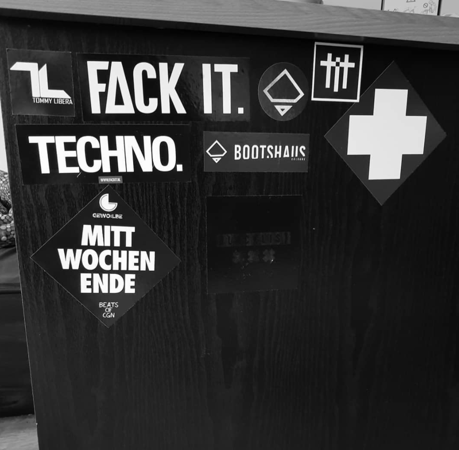 Techno Stickerpack XL photo review
