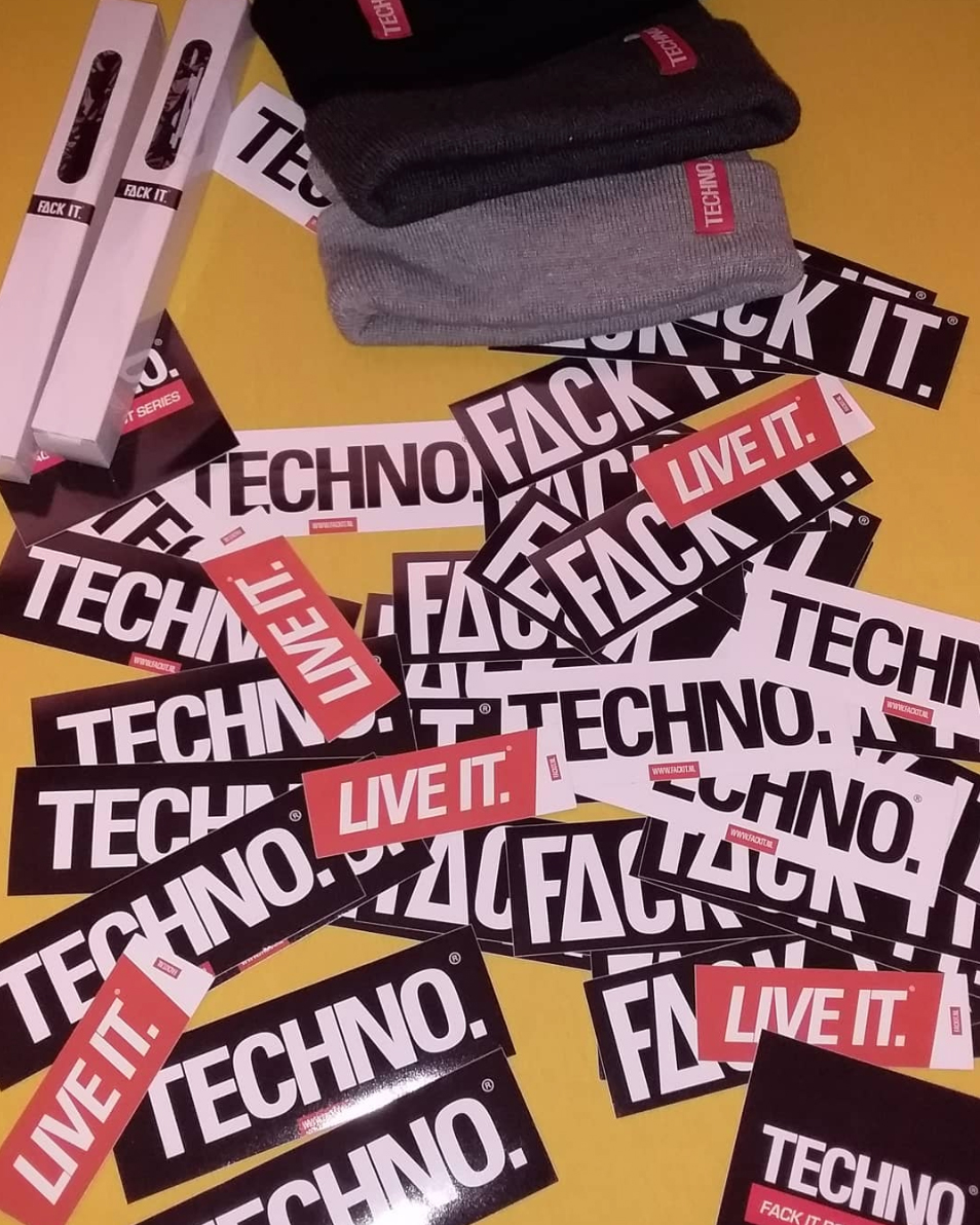 Techno Stickerpack XL photo review