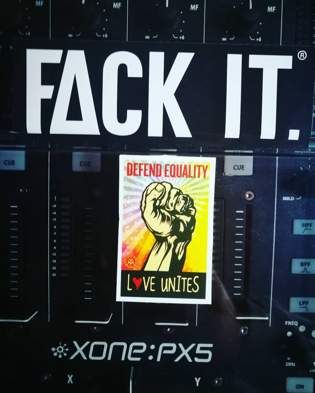 Techno Stickerpack XL photo review