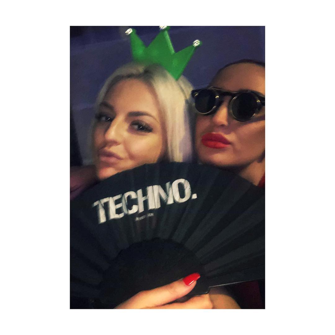 Techno Handfan photo review